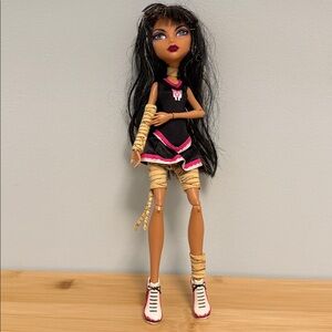 Monster High Fearleading Cleo De Nile Doll W/ Braids Cheerleading Mattel 2009